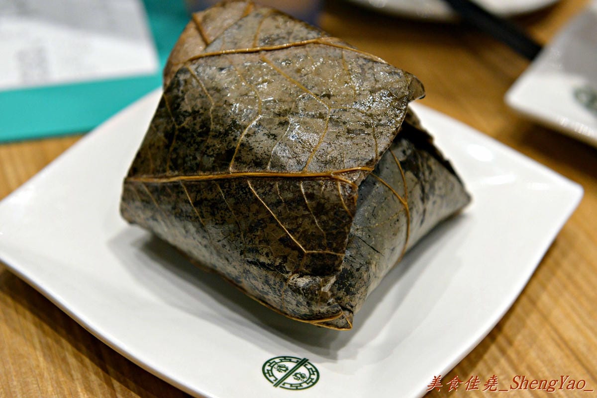 [台中西屯]添好運 台中大遠百店 – 台中也有米其林一顆星的”添好運”了,排隊沒有想像中那麼久,東西種類不多但都很精緻,味道也不俗,非常值得一嚐 !!