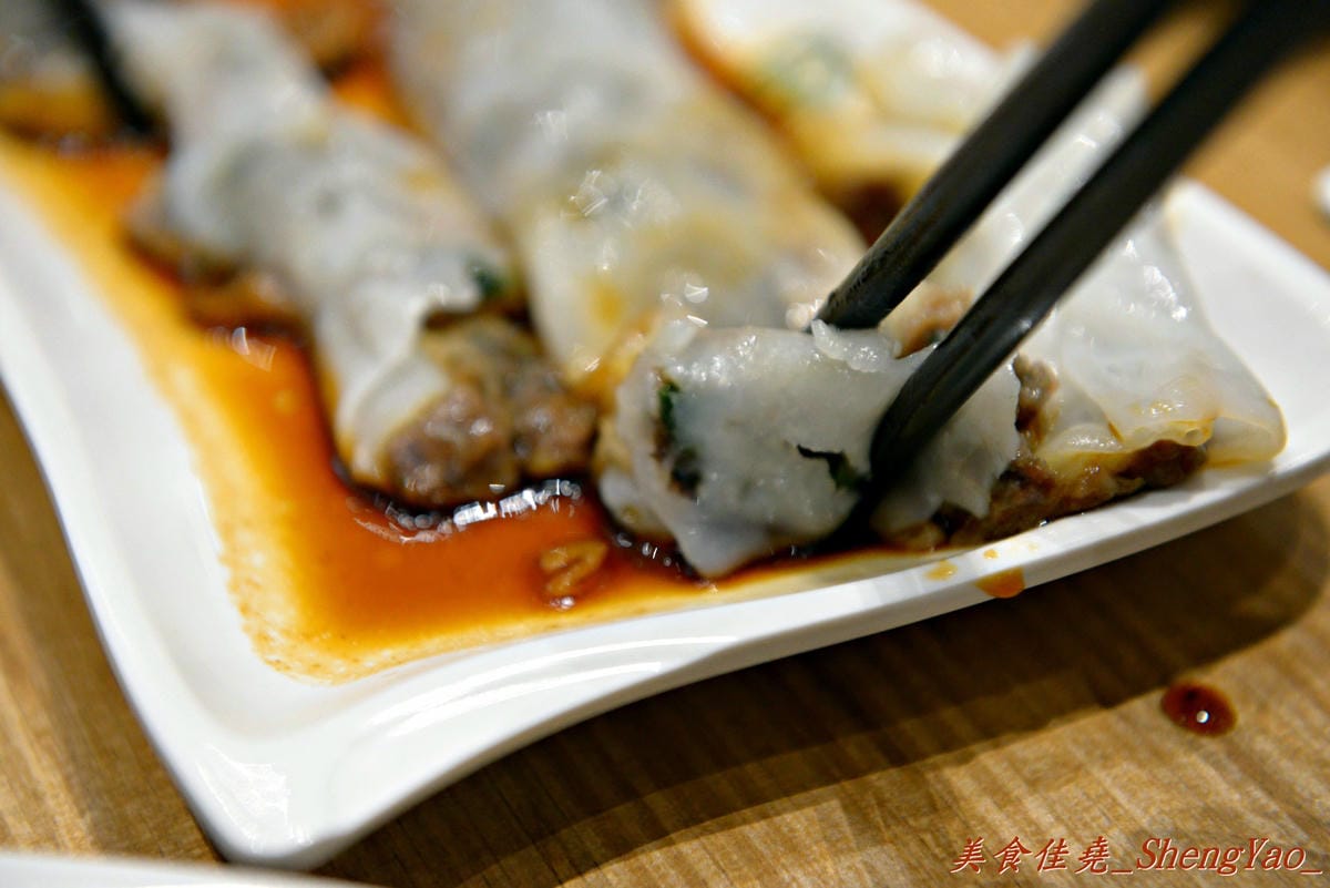 [台中西屯]添好運 台中大遠百店 – 台中也有米其林一顆星的”添好運”了,排隊沒有想像中那麼久,東西種類不多但都很精緻,味道也不俗,非常值得一嚐 !!