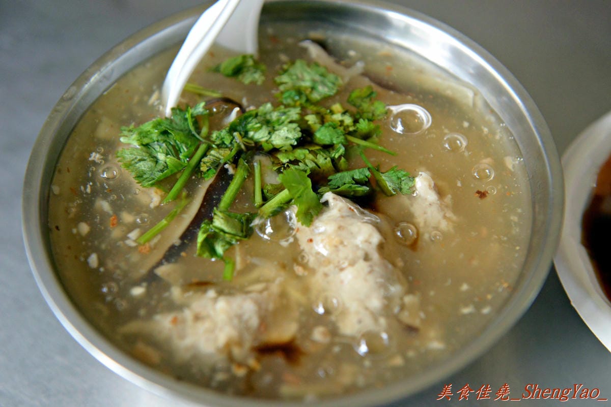 [台中大雅]學府路大雅肉圓 – 肉圓還不賴,外皮Q彈、肉餡大塊好吃,可惜沒有筍子。