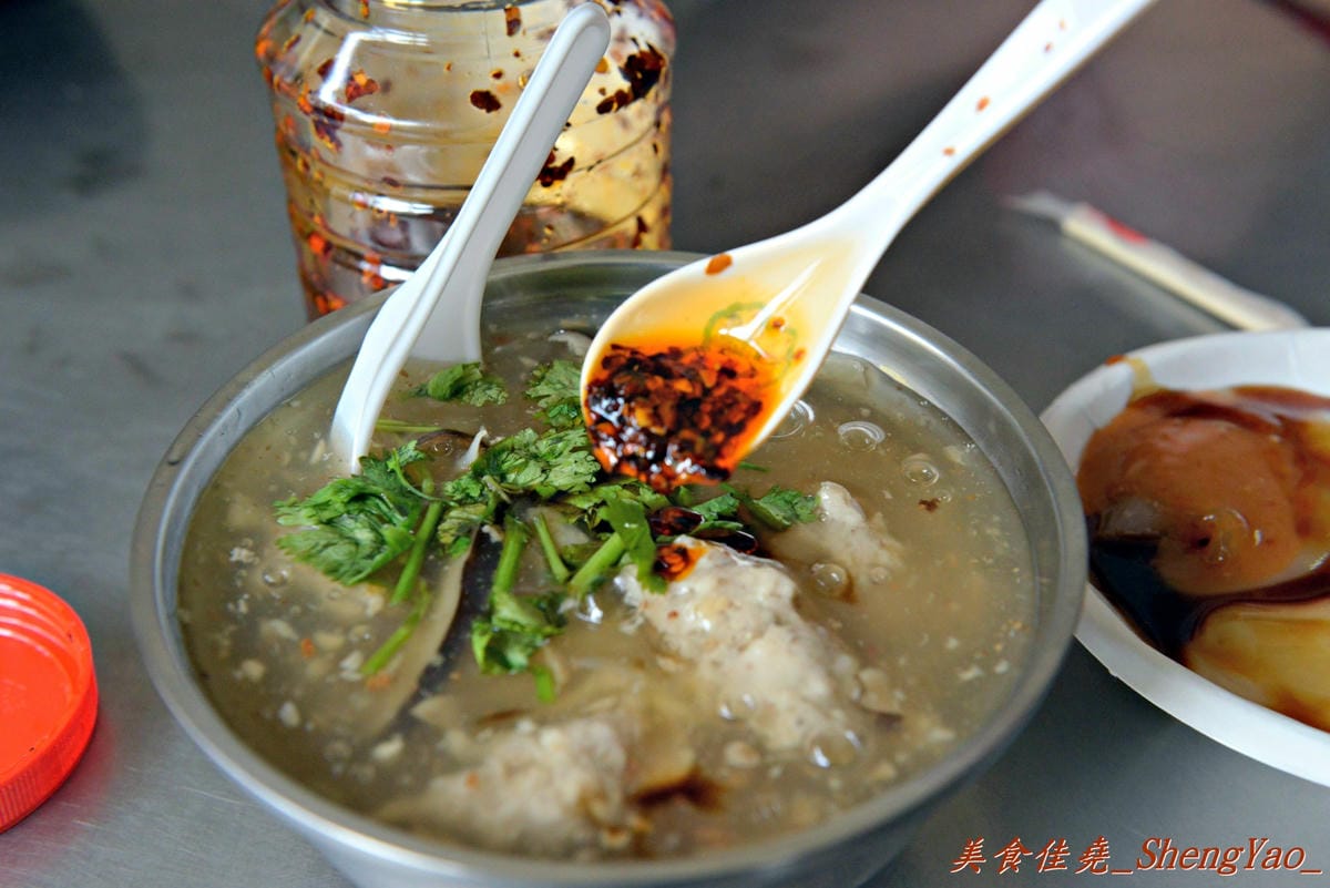 [台中大雅]學府路大雅肉圓 – 肉圓還不賴,外皮Q彈、肉餡大塊好吃,可惜沒有筍子。