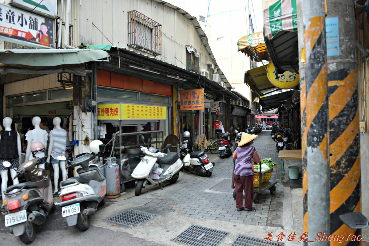 [台中大雅]學府路大雅肉圓 – 肉圓還不賴,外皮Q彈、肉餡大塊好吃,可惜沒有筍子。