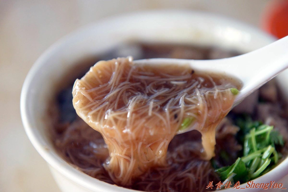[台中大雅]大雅蚵仔麵線 – 肉羹大塊、蚵仔大顆,大腸大塊,碗也超大的大碗綜合麵線,來大雅必吃的超好吃麵線。