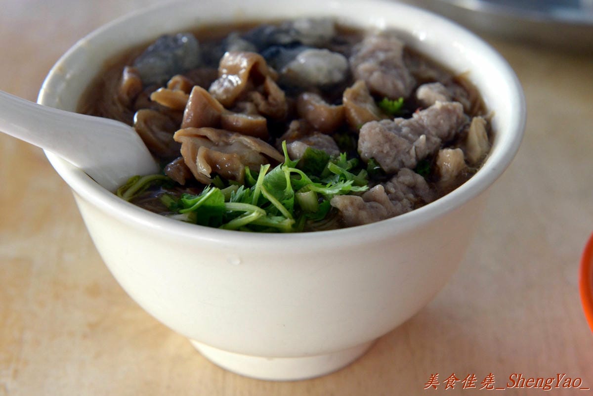 [台中大雅]大雅蚵仔麵線 – 肉羹大塊、蚵仔大顆,大腸大塊,碗也超大的大碗綜合麵線,來大雅必吃的超好吃麵線。