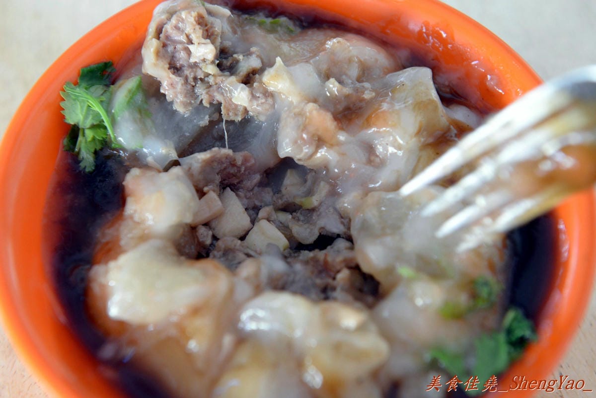 [台中大雅]大雅蚵仔麵線 – 肉羹大塊、蚵仔大顆,大腸大塊,碗也超大的大碗綜合麵線,來大雅必吃的超好吃麵線。