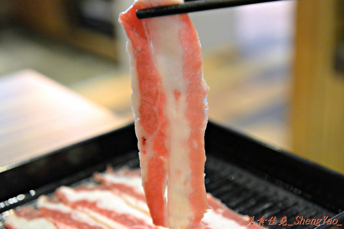 [台中西屯]紙鶴壽喜燒 – 中科商圈新開的壽喜燒吃到飽,肉類品質不錯,新鮮現切有厚度,超推安格斯牛肉 !! (已歇業)