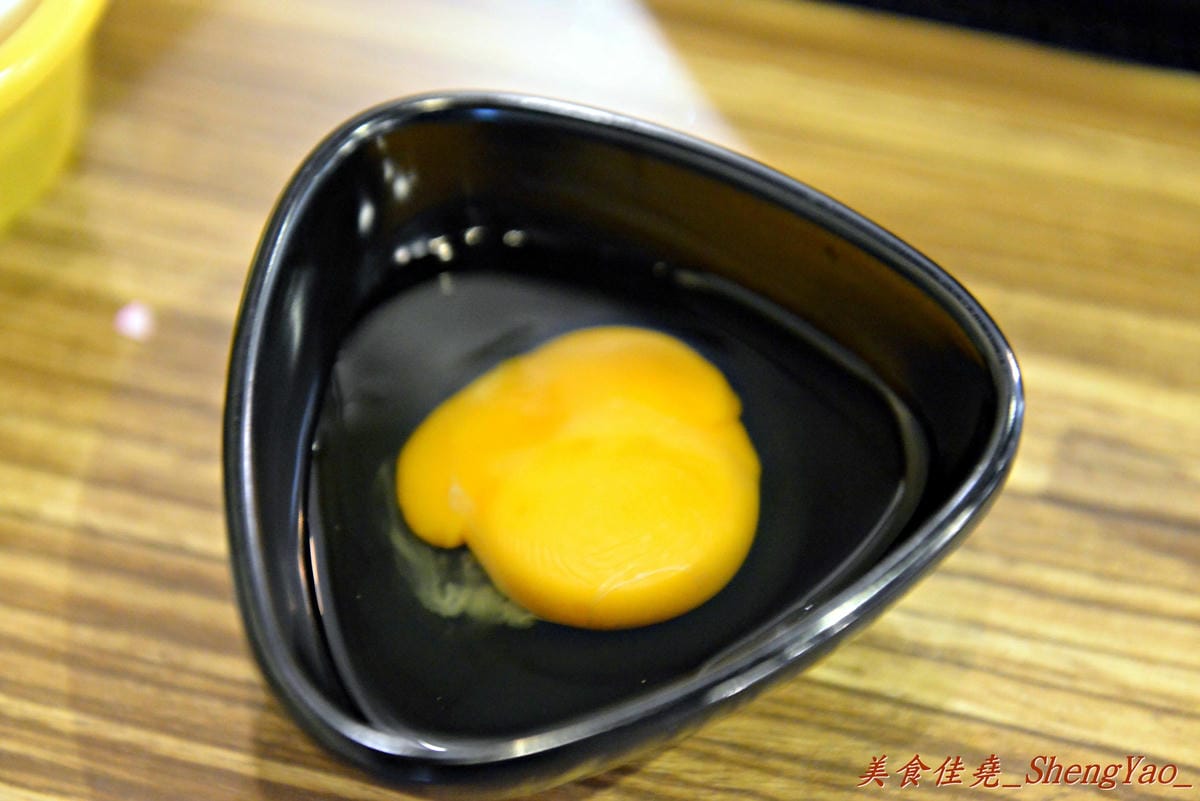 [台中西屯]紙鶴壽喜燒 – 中科商圈新開的壽喜燒吃到飽,肉類品質不錯,新鮮現切有厚度,超推安格斯牛肉 !! (已歇業)