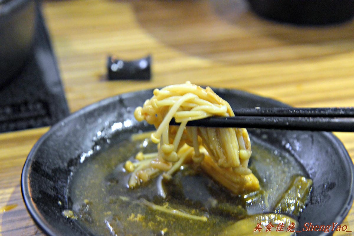 [台中西屯]紙鶴壽喜燒 – 中科商圈新開的壽喜燒吃到飽,肉類品質不錯,新鮮現切有厚度,超推安格斯牛肉 !! (已歇業)