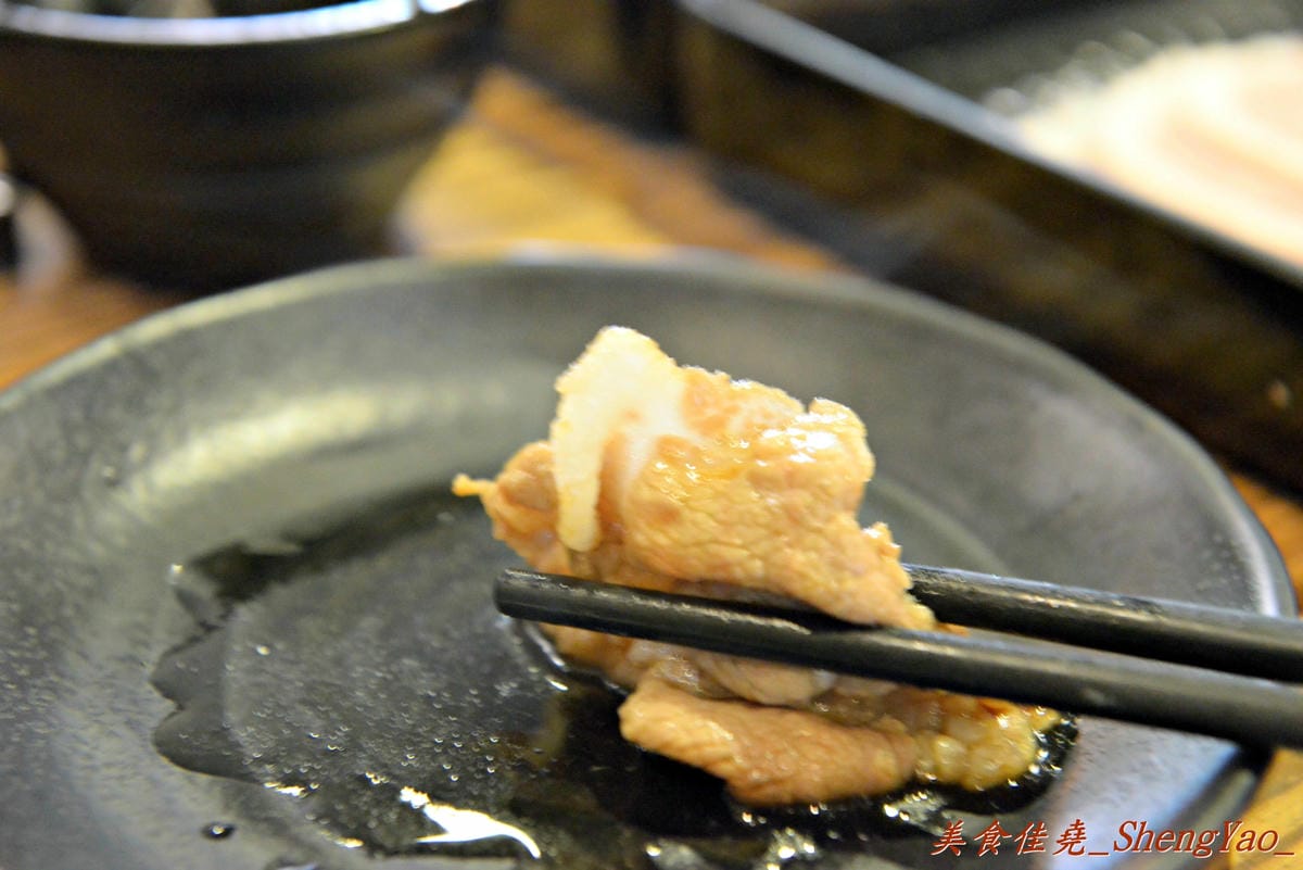 [台中西屯]紙鶴壽喜燒 – 中科商圈新開的壽喜燒吃到飽,肉類品質不錯,新鮮現切有厚度,超推安格斯牛肉 !! (已歇業)