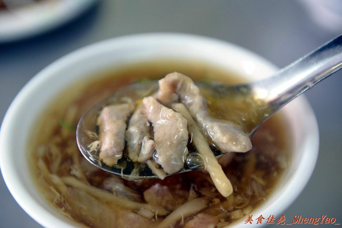 [台中西區]正魯肉飯 – 開了二、三十年的台中滷肉飯老店,據說是內行人才知道的美味。