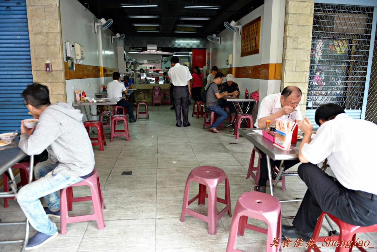 [台中西區]正魯肉飯 – 開了二、三十年的台中滷肉飯老店,據說是內行人才知道的美味。