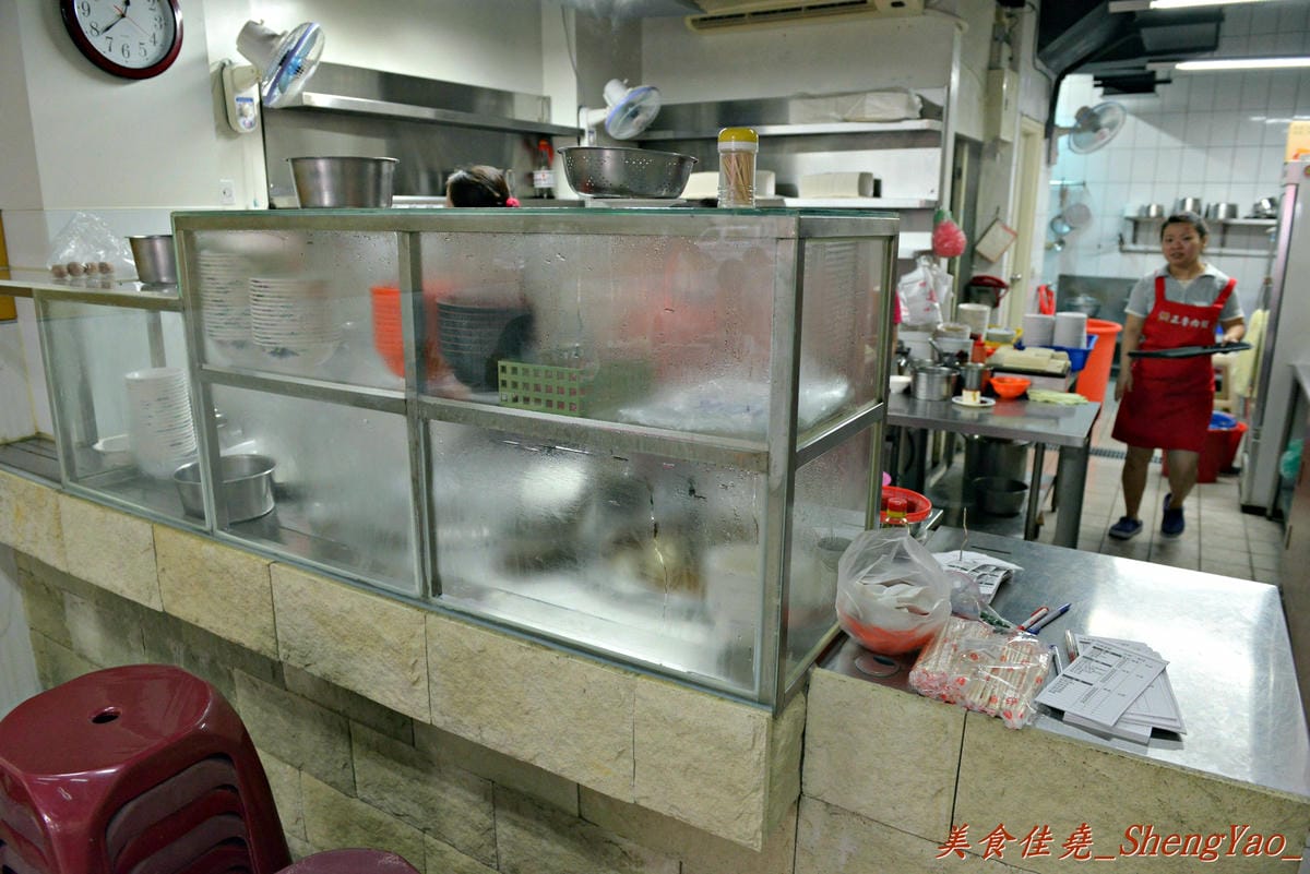 [台中西區]正魯肉飯 – 開了二、三十年的台中滷肉飯老店,據說是內行人才知道的美味。