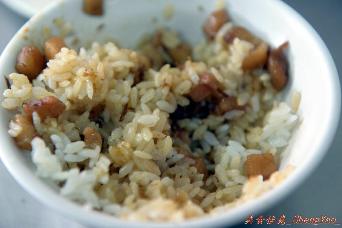 [台中西區]正魯肉飯 – 開了二、三十年的台中滷肉飯老店,據說是內行人才知道的美味。