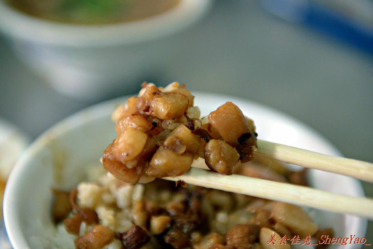 [台中西區]正魯肉飯 – 開了二、三十年的台中滷肉飯老店,據說是內行人才知道的美味。