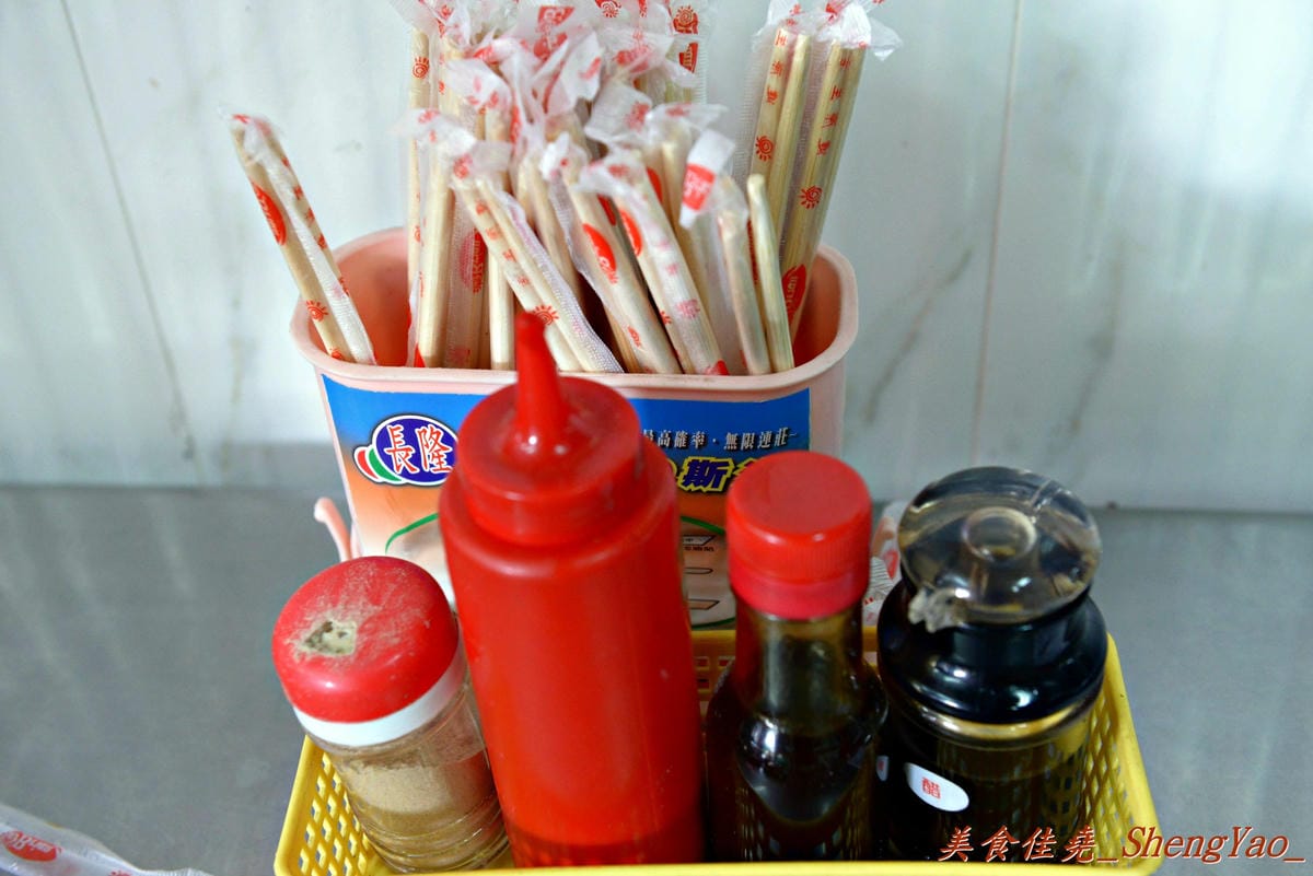 [台中西區]正魯肉飯 – 開了二、三十年的台中滷肉飯老店,據說是內行人才知道的美味。