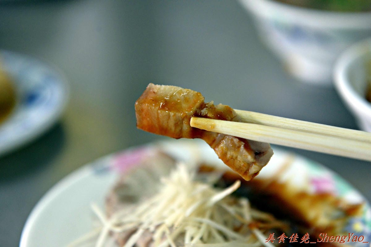 [台中西區]正魯肉飯 – 開了二、三十年的台中滷肉飯老店,據說是內行人才知道的美味。