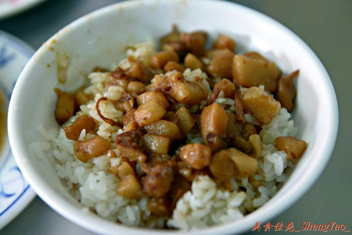 [台中西區]正魯肉飯 – 開了二、三十年的台中滷肉飯老店,據說是內行人才知道的美味。