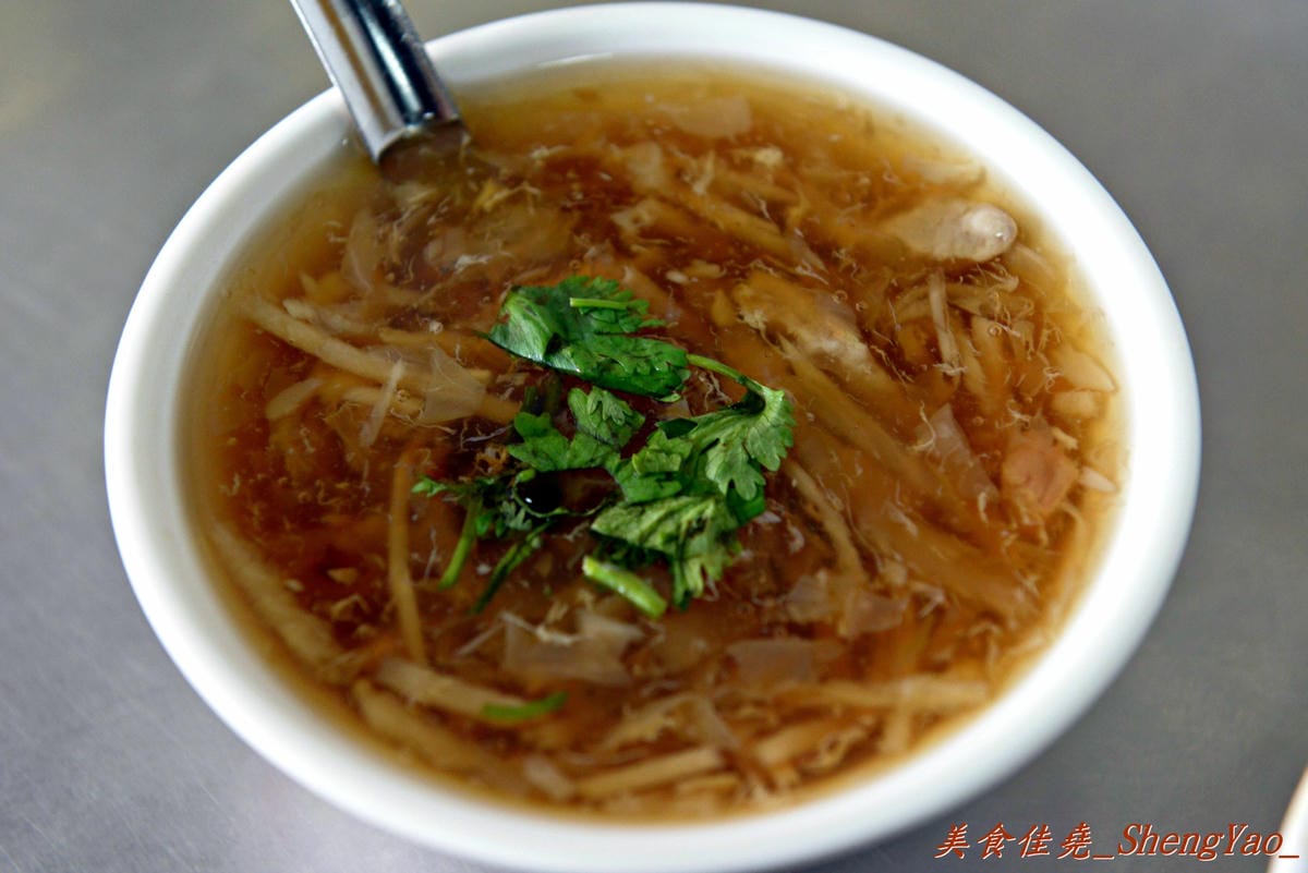 [台中西區]正魯肉飯 – 開了二、三十年的台中滷肉飯老店,據說是內行人才知道的美味。