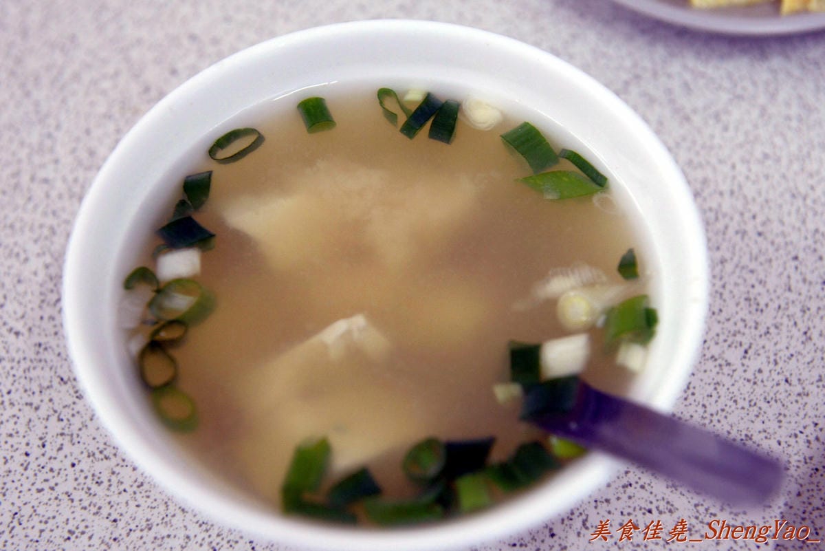 [台中北區]東興市魯肉義 – 台中超人氣魯肉飯,甜甜又肥滋滋的”肉燥”讓我至今仍心有餘悸。