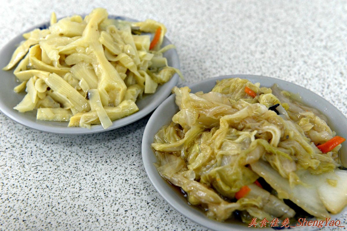 [台中北區]東興市魯肉義 – 台中超人氣魯肉飯,甜甜又肥滋滋的”肉燥”讓我至今仍心有餘悸。