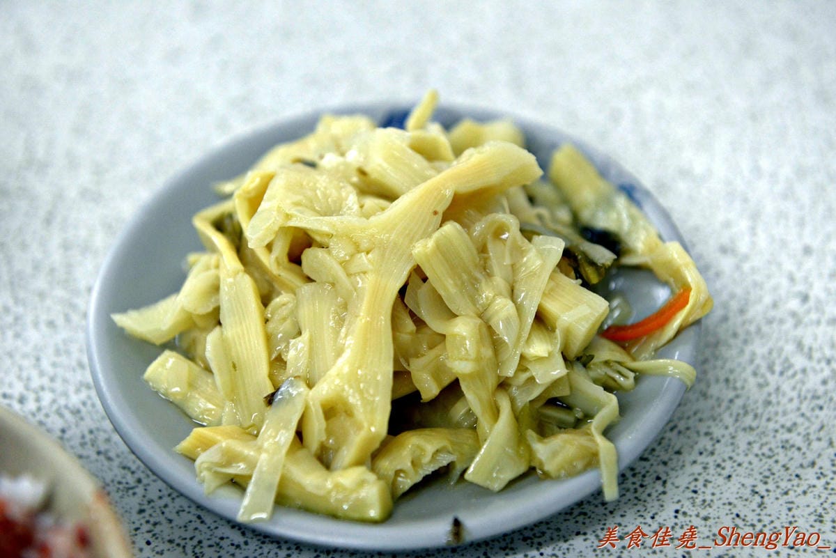[台中北區]東興市魯肉義 – 台中超人氣魯肉飯,甜甜又肥滋滋的”肉燥”讓我至今仍心有餘悸。