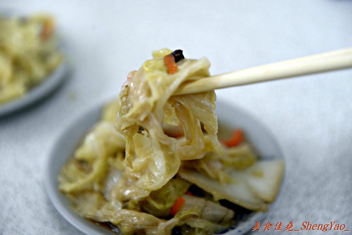 [台中北區]東興市魯肉義 – 台中超人氣魯肉飯,甜甜又肥滋滋的”肉燥”讓我至今仍心有餘悸。