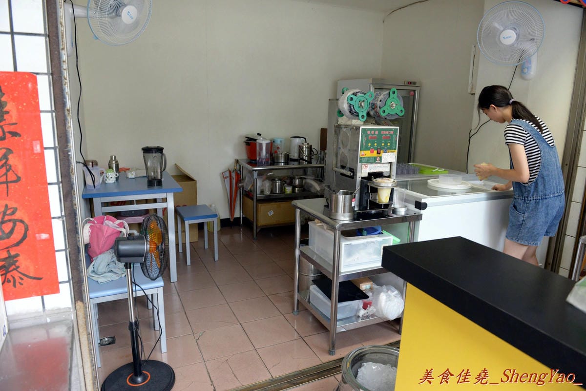 [台中沙鹿]林記鳳梨冰品 – 沙鹿少見的雪泥冰,新鮮鳳梨做成的綿密雪泥,每一口都能感受到濃郁鳳梨果香。(已歇業)