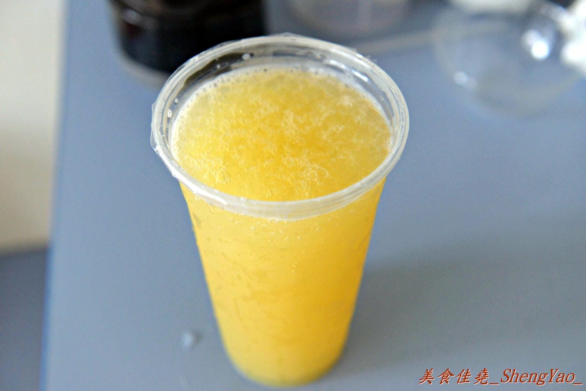 [台中沙鹿]林記鳳梨冰品 – 沙鹿少見的雪泥冰,新鮮鳳梨做成的綿密雪泥,每一口都能感受到濃郁鳳梨果香。(已歇業)