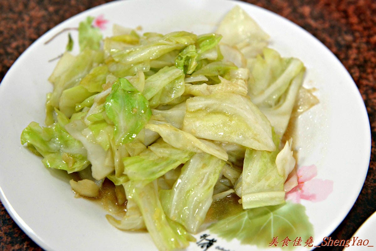 [台中沙鹿]秀如越泰小吃 – 沙鹿新開的泰國小吃店,口味和一般泰式料理不太一樣,但是還不錯吃,內用提供汽水飲料無限暢飲。