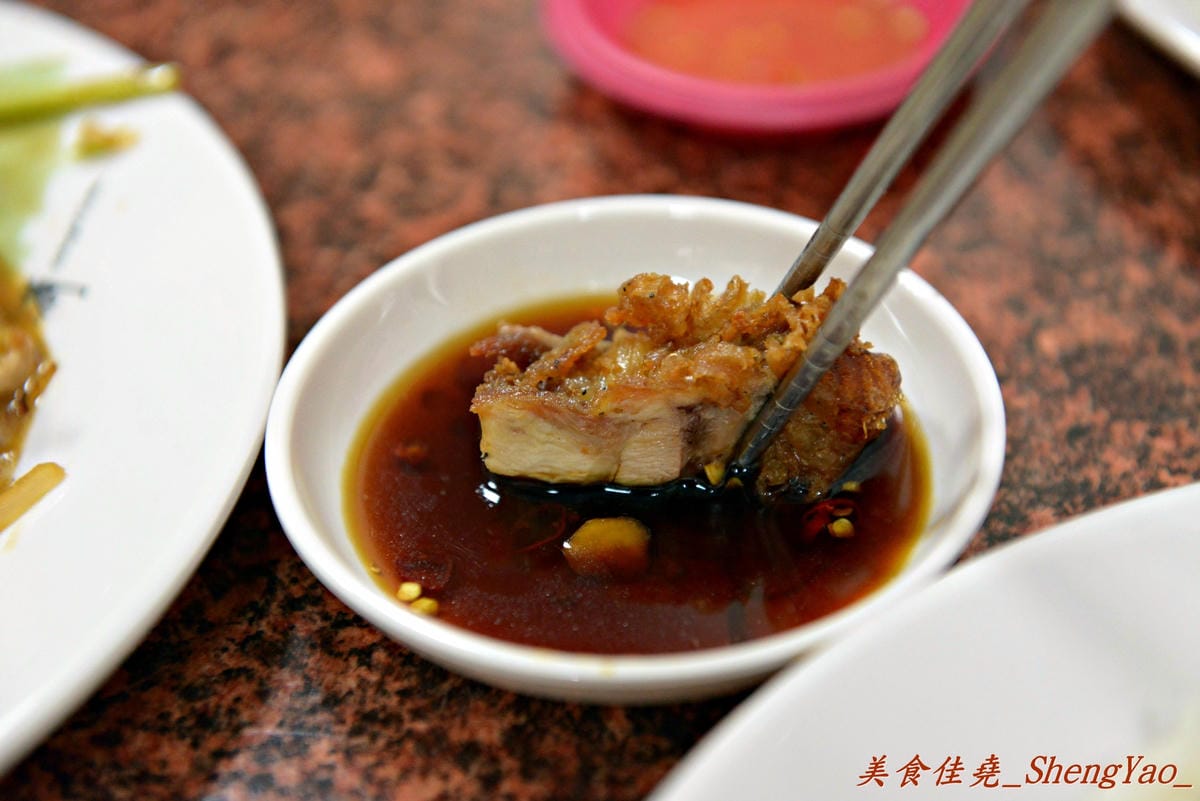 [台中沙鹿]秀如越泰小吃 – 沙鹿新開的泰國小吃店,口味和一般泰式料理不太一樣,但是還不錯吃,內用提供汽水飲料無限暢飲。