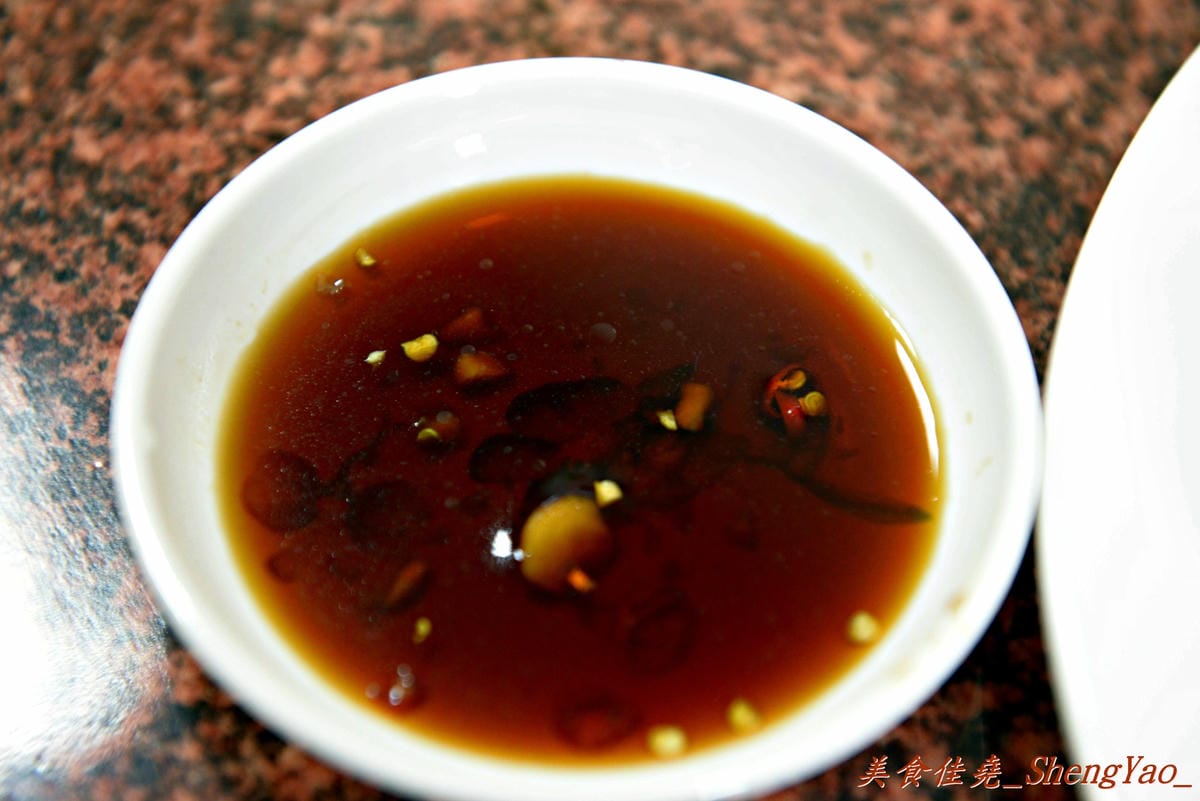 [台中沙鹿]秀如越泰小吃 – 沙鹿新開的泰國小吃店,口味和一般泰式料理不太一樣,但是還不錯吃,內用提供汽水飲料無限暢飲。