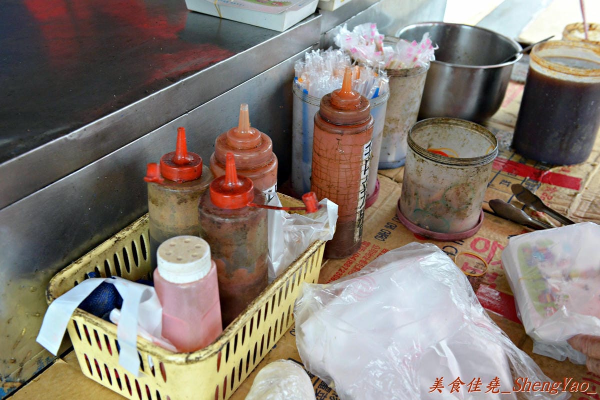 [台中沙鹿]無名早餐餐車巨無霸蛋餅煎包 – 食尚玩家曾介紹過,口味特別,價錢便宜份量超大,100元可以讓你飽到中午吃不下。