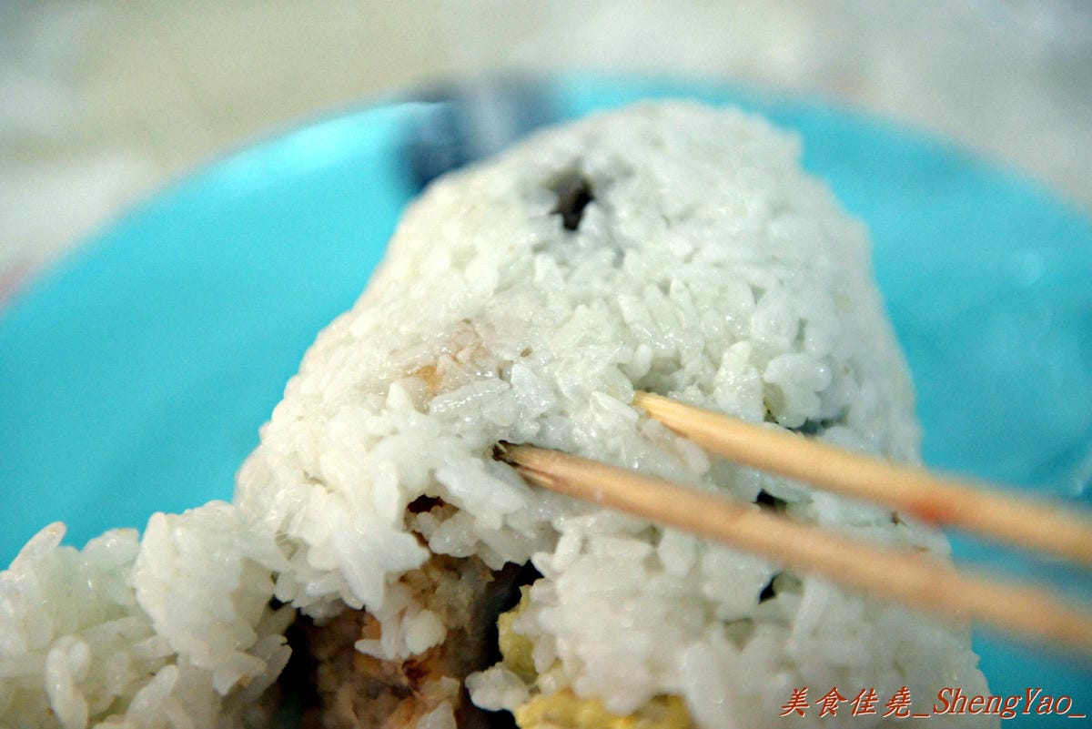 [台中沙鹿]無名早餐餐車巨無霸蛋餅煎包 – 食尚玩家曾介紹過,口味特別,價錢便宜份量超大,100元可以讓你飽到中午吃不下。