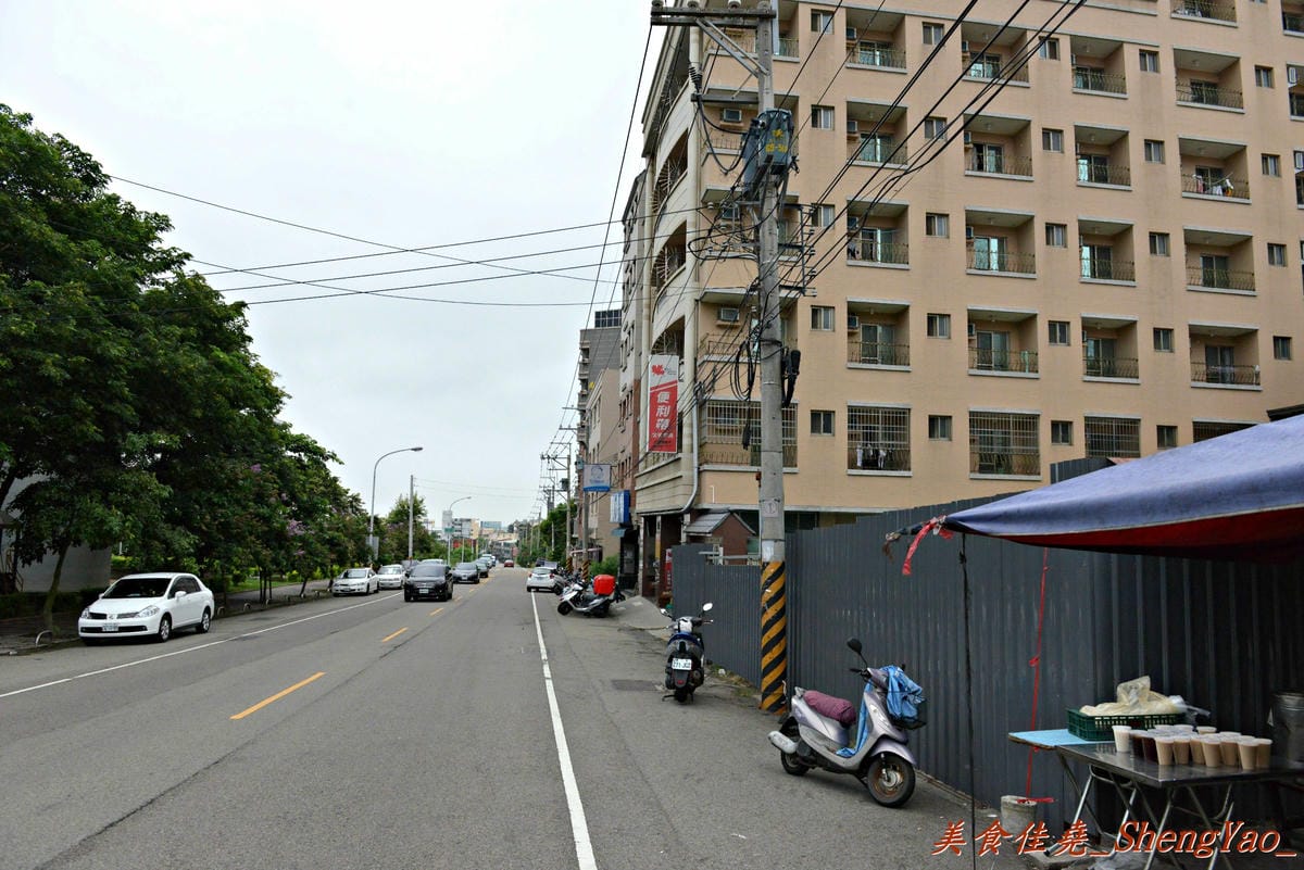 [台中沙鹿]無名早餐餐車巨無霸蛋餅煎包 – 食尚玩家曾介紹過,口味特別,價錢便宜份量超大,100元可以讓你飽到中午吃不下。