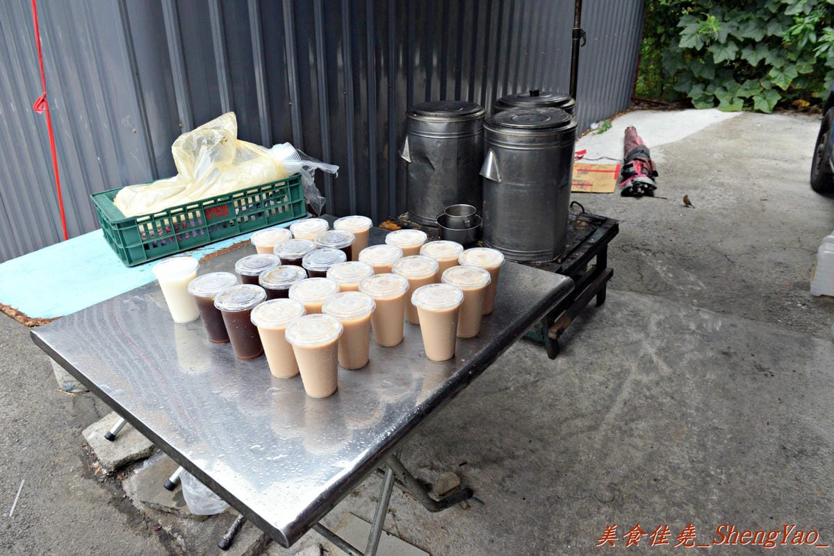 [台中沙鹿]無名早餐餐車巨無霸蛋餅煎包 – 食尚玩家曾介紹過,口味特別,價錢便宜份量超大,100元可以讓你飽到中午吃不下。