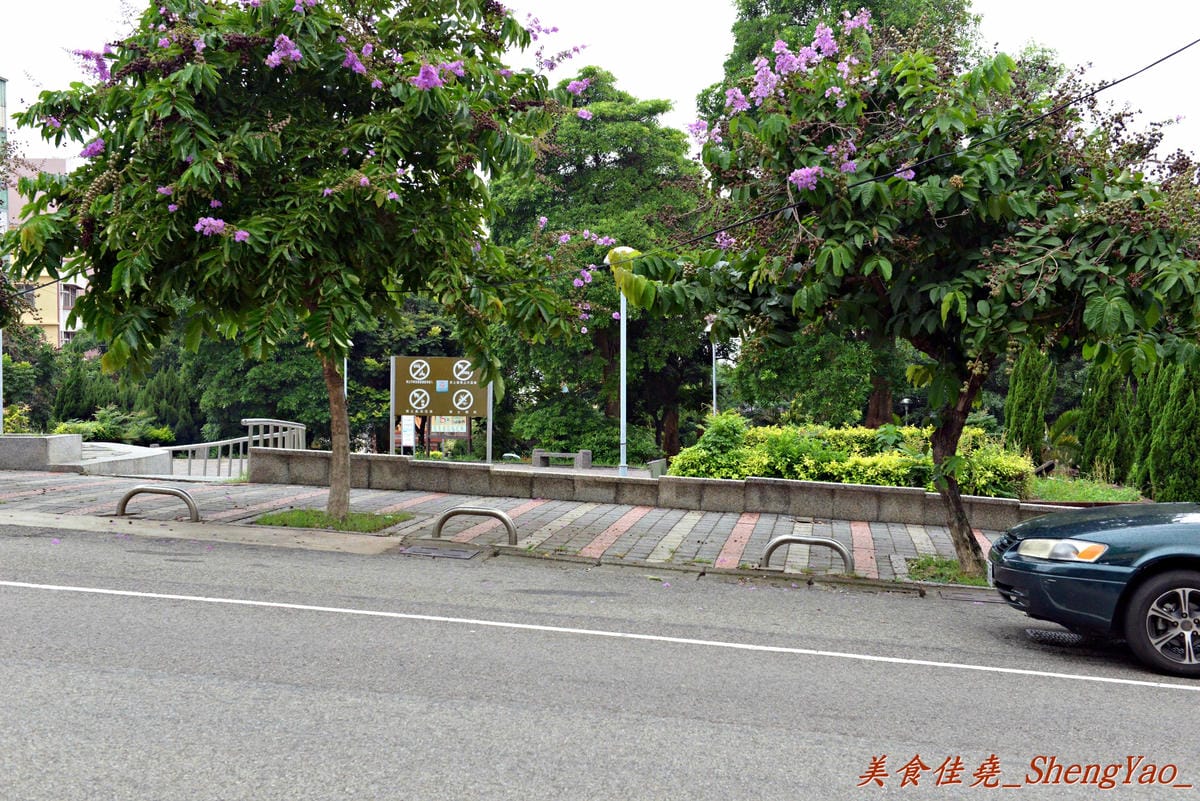 [台中沙鹿]無名早餐餐車巨無霸蛋餅煎包 – 食尚玩家曾介紹過,口味特別,價錢便宜份量超大,100元可以讓你飽到中午吃不下。