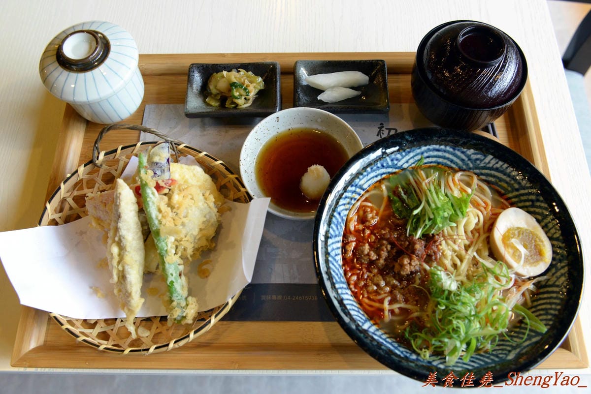 [台中西屯]初曉 江戶天麩羅專賣店 – 台中即將開幕的日式天麩羅專賣店,除了各式各樣天麩羅外還有來自京都抹茶粉製作的特色甜點飲料,超推店家自製的新鮮檸檬蜜蛋糕 !!