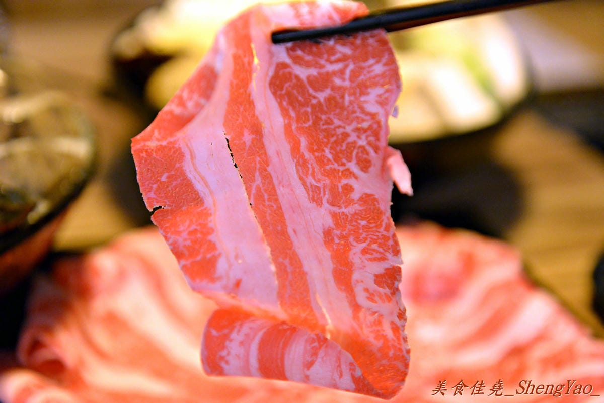 [台中西屯]竹間精緻鍋物 – 在基隆、台北擁有多家分店的”竹間”來台中開店了 !! 超新鮮的海鮮加上頂級肉品,份量超大價格卻不貴,C/P值爆高 !! 營業時間到凌晨4點,台中人吃消夜又一好去處。