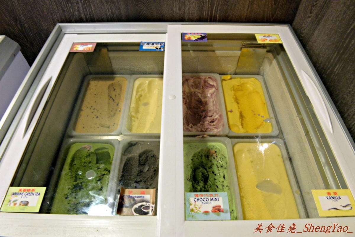 [台中西屯]竹間精緻鍋物 – 在基隆、台北擁有多家分店的”竹間”來台中開店了 !! 超新鮮的海鮮加上頂級肉品,份量超大價格卻不貴,C/P值爆高 !! 營業時間到凌晨4點,台中人吃消夜又一好去處。