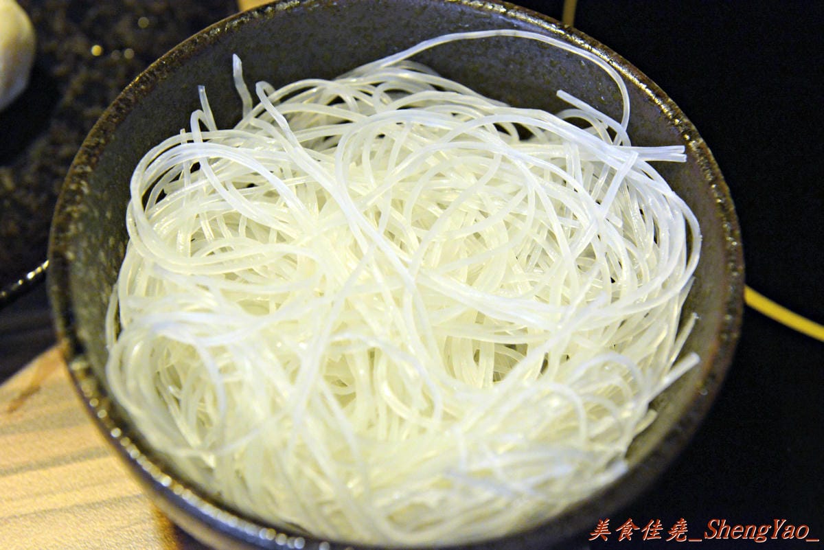 [台中西屯]竹間精緻鍋物 – 在基隆、台北擁有多家分店的”竹間”來台中開店了 !! 超新鮮的海鮮加上頂級肉品,份量超大價格卻不貴,C/P值爆高 !! 營業時間到凌晨4點,台中人吃消夜又一好去處。