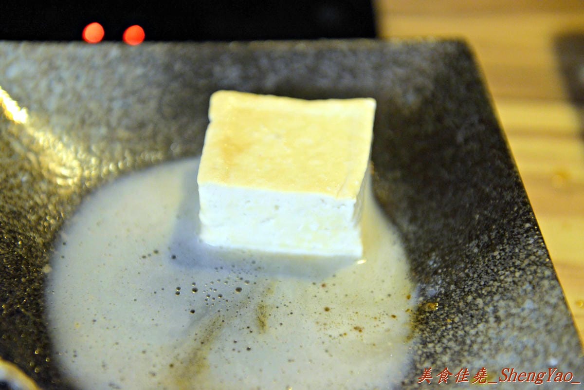 [台中西屯]竹間精緻鍋物 – 在基隆、台北擁有多家分店的”竹間”來台中開店了 !! 超新鮮的海鮮加上頂級肉品,份量超大價格卻不貴,C/P值爆高 !! 營業時間到凌晨4點,台中人吃消夜又一好去處。