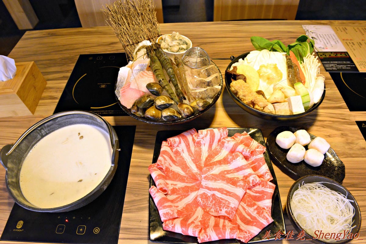 [台中西屯]竹間精緻鍋物 – 在基隆、台北擁有多家分店的”竹間”來台中開店了 !! 超新鮮的海鮮加上頂級肉品,份量超大價格卻不貴,C/P值爆高 !! 營業時間到凌晨4點,台中人吃消夜又一好去處。