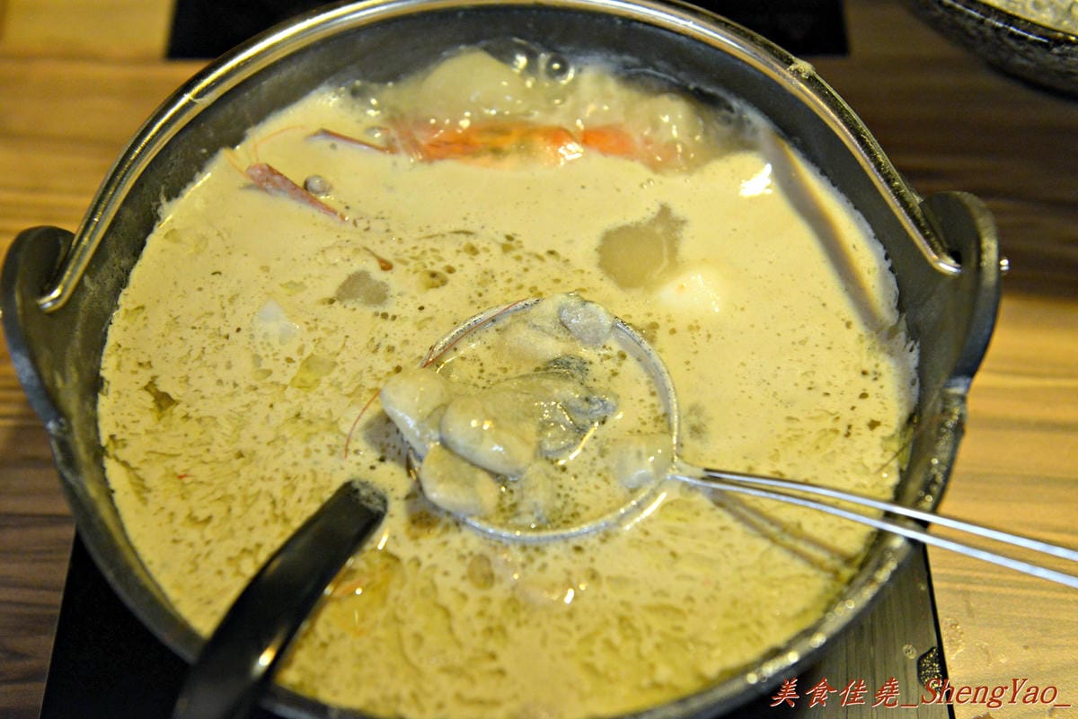 [台中西屯]竹間精緻鍋物 – 在基隆、台北擁有多家分店的”竹間”來台中開店了 !! 超新鮮的海鮮加上頂級肉品,份量超大價格卻不貴,C/P值爆高 !! 營業時間到凌晨4點,台中人吃消夜又一好去處。