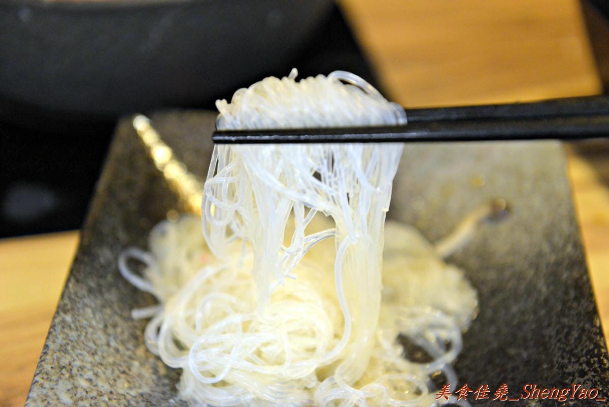 [台中西屯]竹間精緻鍋物 – 在基隆、台北擁有多家分店的”竹間”來台中開店了 !! 超新鮮的海鮮加上頂級肉品,份量超大價格卻不貴,C/P值爆高 !! 營業時間到凌晨4點,台中人吃消夜又一好去處。