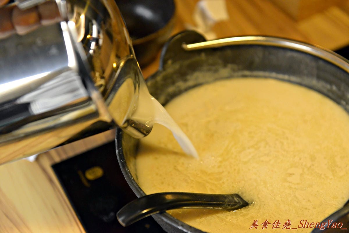 [台中西屯]竹間精緻鍋物 – 在基隆、台北擁有多家分店的”竹間”來台中開店了 !! 超新鮮的海鮮加上頂級肉品,份量超大價格卻不貴,C/P值爆高 !! 營業時間到凌晨4點,台中人吃消夜又一好去處。