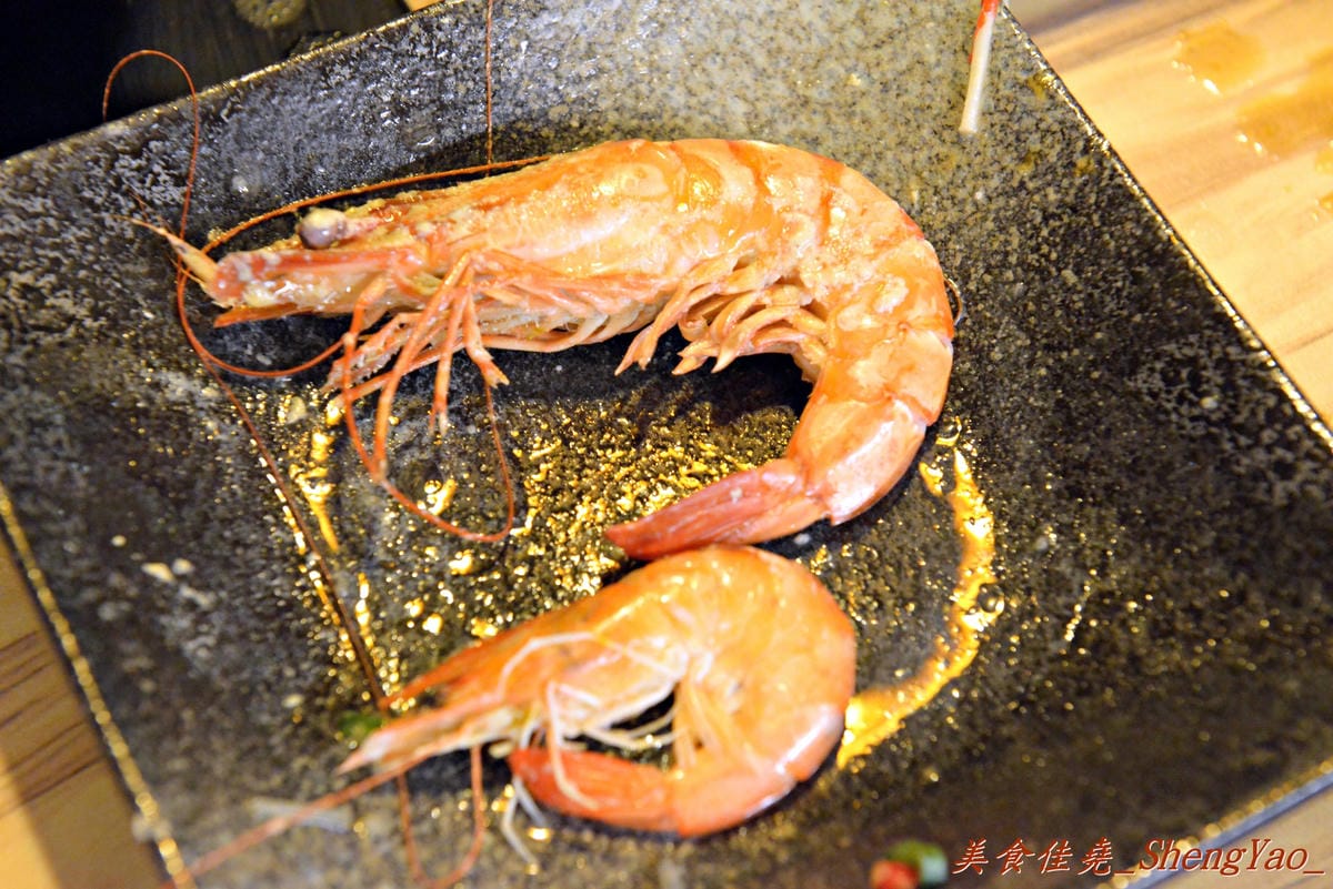 [台中西屯]竹間精緻鍋物 – 在基隆、台北擁有多家分店的”竹間”來台中開店了 !! 超新鮮的海鮮加上頂級肉品,份量超大價格卻不貴,C/P值爆高 !! 營業時間到凌晨4點,台中人吃消夜又一好去處。