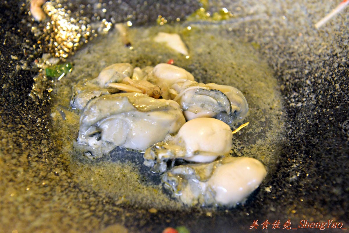[台中西屯]竹間精緻鍋物 – 在基隆、台北擁有多家分店的”竹間”來台中開店了 !! 超新鮮的海鮮加上頂級肉品,份量超大價格卻不貴,C/P值爆高 !! 營業時間到凌晨4點,台中人吃消夜又一好去處。