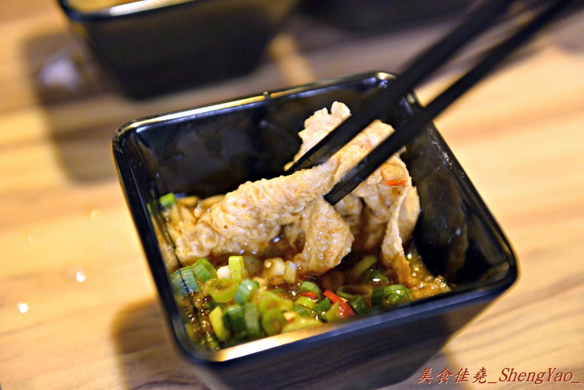 [台中西屯]竹間精緻鍋物 – 在基隆、台北擁有多家分店的”竹間”來台中開店了 !! 超新鮮的海鮮加上頂級肉品,份量超大價格卻不貴,C/P值爆高 !! 營業時間到凌晨4點,台中人吃消夜又一好去處。