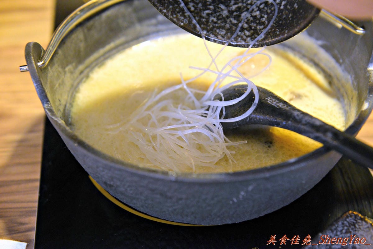 [台中西屯]竹間精緻鍋物 – 在基隆、台北擁有多家分店的”竹間”來台中開店了 !! 超新鮮的海鮮加上頂級肉品,份量超大價格卻不貴,C/P值爆高 !! 營業時間到凌晨4點,台中人吃消夜又一好去處。