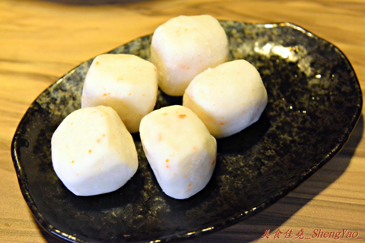 [台中西屯]竹間精緻鍋物 – 在基隆、台北擁有多家分店的”竹間”來台中開店了 !! 超新鮮的海鮮加上頂級肉品,份量超大價格卻不貴,C/P值爆高 !! 營業時間到凌晨4點,台中人吃消夜又一好去處。