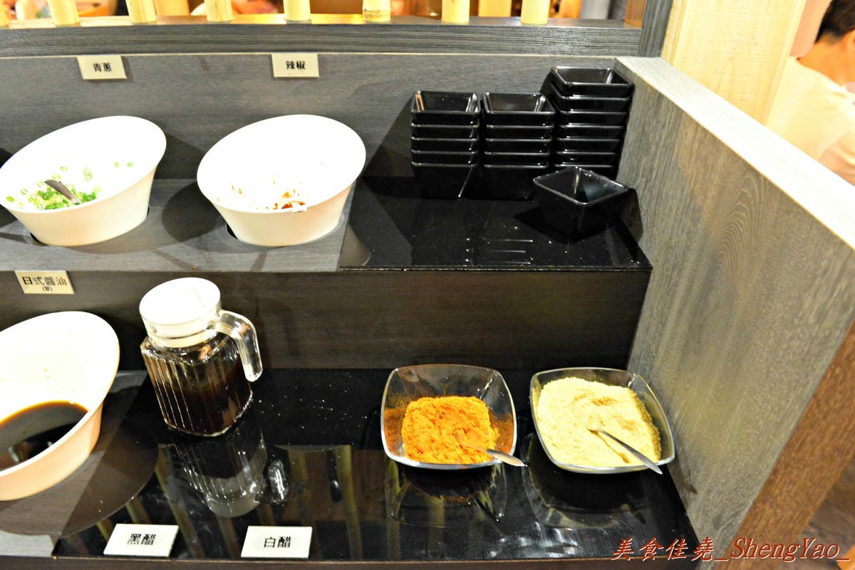 [台中西屯]竹間精緻鍋物 – 在基隆、台北擁有多家分店的”竹間”來台中開店了 !! 超新鮮的海鮮加上頂級肉品,份量超大價格卻不貴,C/P值爆高 !! 營業時間到凌晨4點,台中人吃消夜又一好去處。